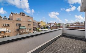 Aura Hotel Brooklyn